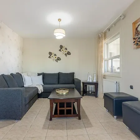Istamnos Terra Boho Nest- Shared Pool 1 Stamni