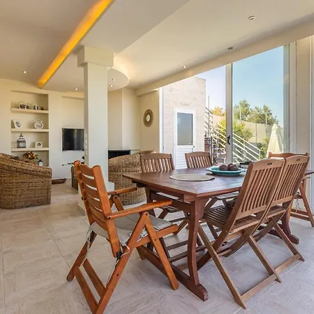 Istamnos Terra Boho Nest- Shared Pool 1 *