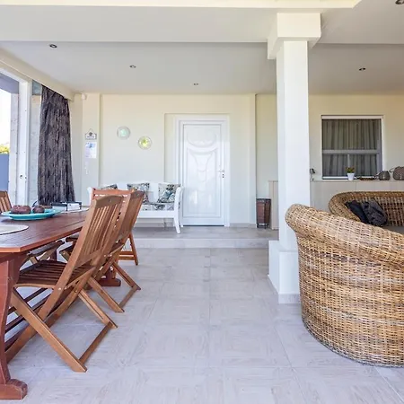 Istamnos Terra Boho Nest- Shared Pool 1 * Stamni